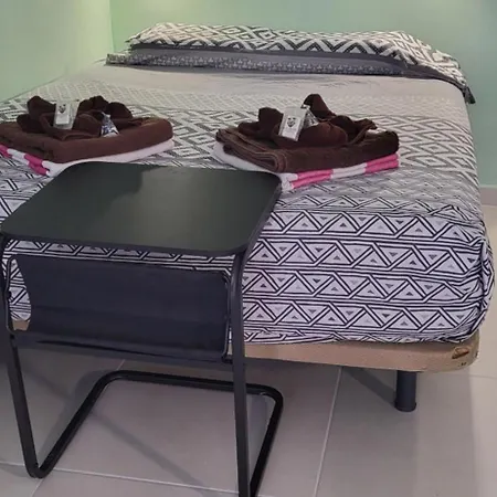 Vakantiehuis Cozy Studio, Wifi Free Pool View